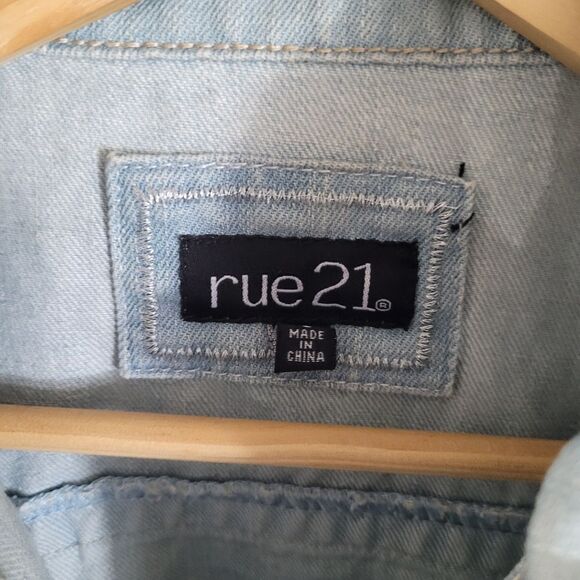 Jean jacket light wash size small rue21 crop - Picture 3 of 3